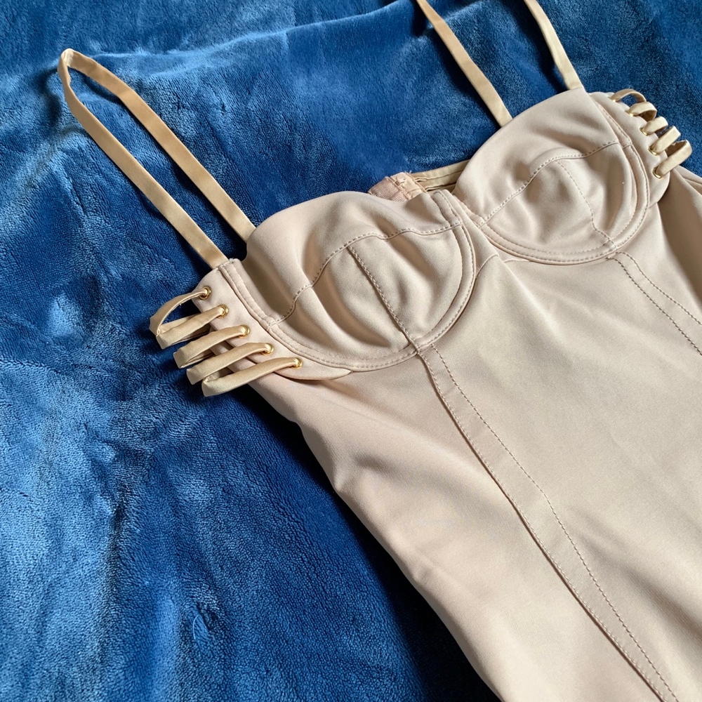 Dolce & Gabbana Beige Bodycon Dress - Picture 2 of 8